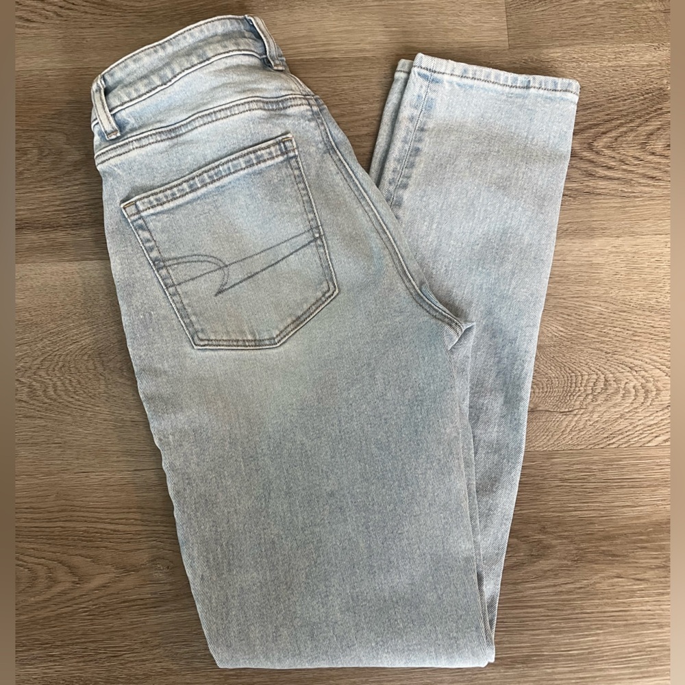 American Eagle Strigid Mom Jeans - Size 2 Long